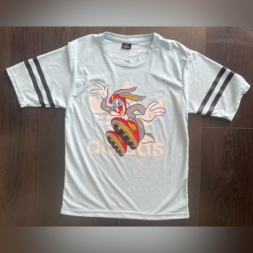 Adidas x Bugs Bunny collab short sleeve shirt - Size Medium